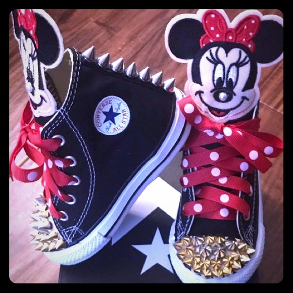 Minnie Mouse custom-made sneakers for kids